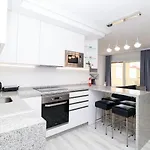 Romana Playa Beachfront Apartamento Marbella