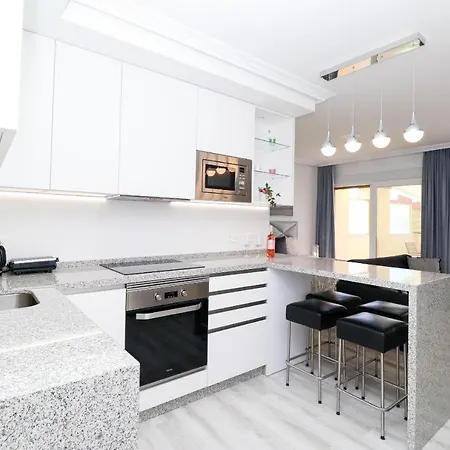 Romana Playa Beachfront Apartament Marbella